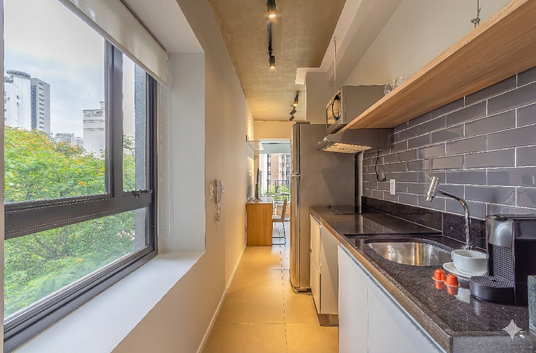 Studio c varanda, academia | Próx Av Santo Amaro