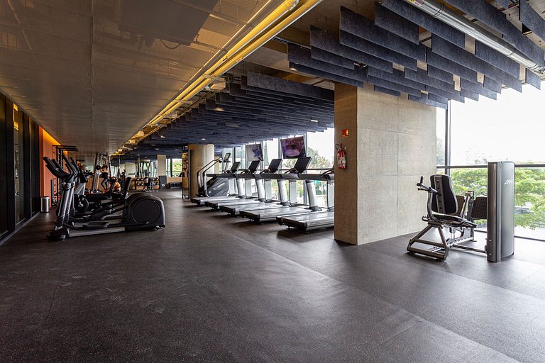 Studio c varanda, 200m da estação Fradique