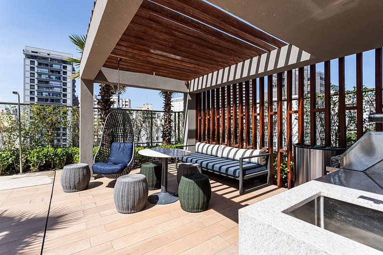 Apê com luz natural, prédio c piscina Av Angélica