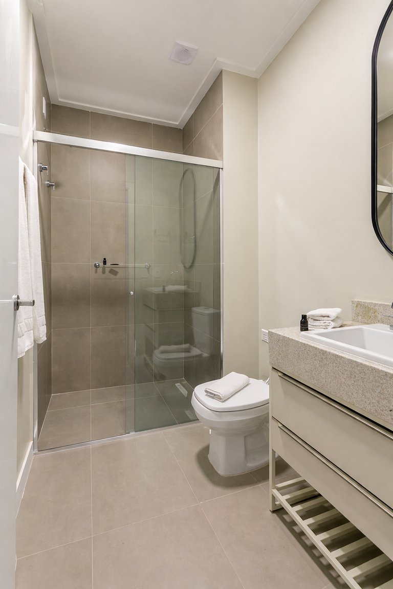 Estúdio em condomínio com lazer | Centro