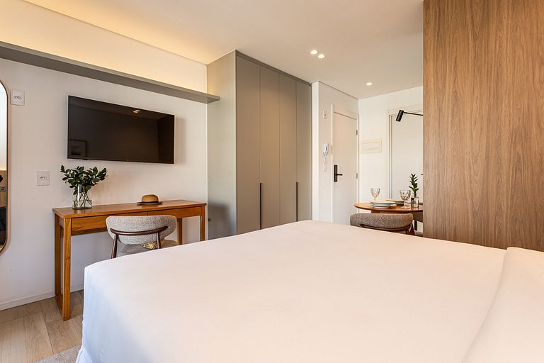 Apê sofisticado cama queen, varanda |Jd Paulista