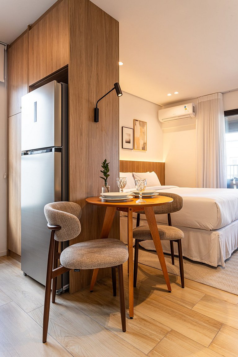 Apê sofisticado cama queen, varanda |Jd Paulista