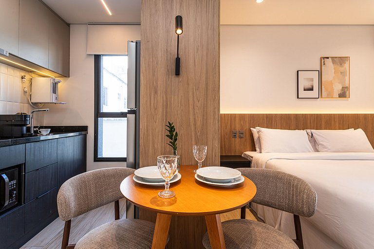 Apê sofisticado cama queen, varanda |Jd Paulista