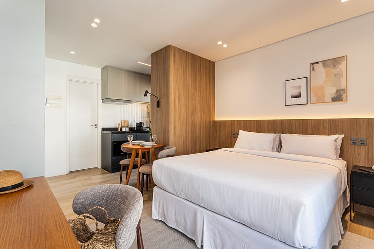 Apê sofisticado cama queen, varanda |Jd Paulista