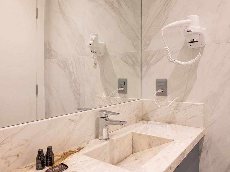 Luxuoso Apto c 2 suites | Prédio Completo