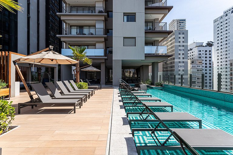 Apê com luz natural, prédio c piscina Av Angélica